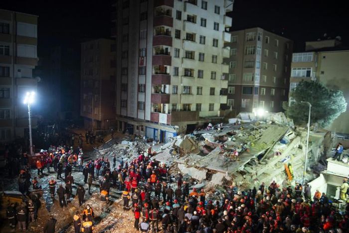 The death toll from the Istanbul building collapse has risen to 17