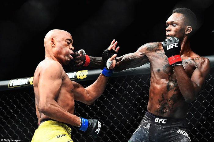 Israel Adesanya Vs Anderson Silva (Getty Images)