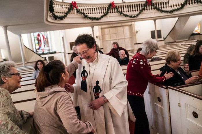 00oldchurch1-threeByTwoSmallAt2X-v2