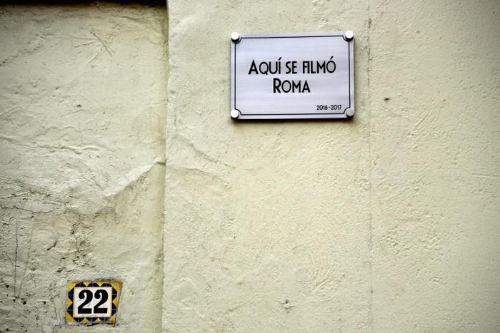 Outside number 22 Tepeji street a newly installed metal plaque informs visitors: "This is where 'Roma' was filmed, 2016-2017"