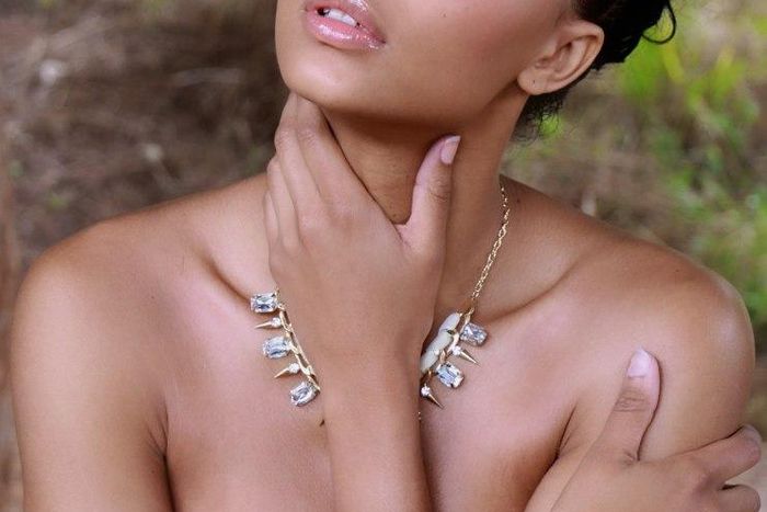 Coloured liner gives off a sultry look