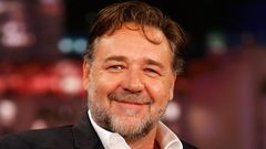 Russell Crowe is unhappy with the plan to present some Oscars during TV ad breaks. [New idea]