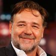 Russell Crowe is unhappy with the plan to present some Oscars during TV ad breaks. [New idea]