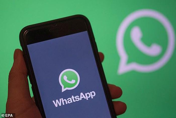 WhatsApp limits users to 5 text forwards to curb fake news