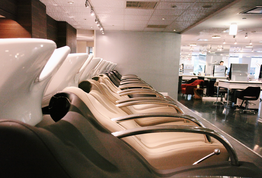 The reclining chairs and shampoo wash was deeply satisfying.