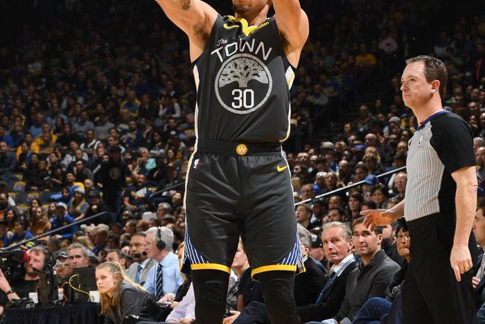 Steph Curry put in an amazing performance against the Pelicans [NBA]