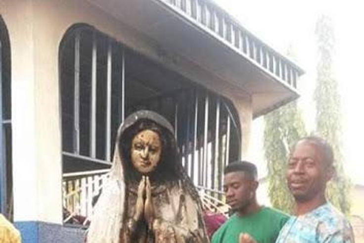 At a Catholic church in Enugu State, Nigeria, a lady reportedly entered a church with a container of fuels and destroys the Virgin Mary statue.