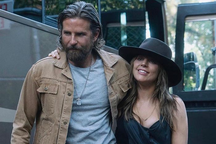 Bradley Cooper and Lady Gaga on the set of 'A star is born.'