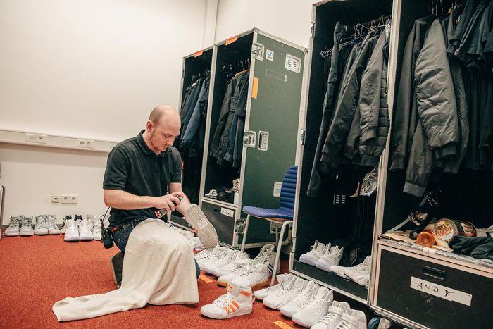 He Knows the Stars' Dirty Laundry. Because He Washes It.