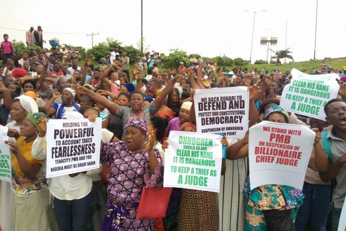 Pro-Buhari protesters storm US embassy over Onnoghen's suspension.