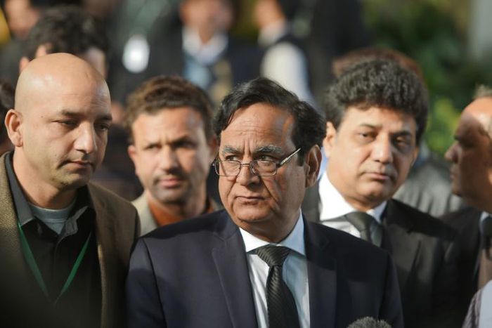 Asia Bibi's lawyer Saif-ul-Mulook (C) has been targeted by death threats in Pakistan since the acquittal of his Christian client on charges of blasphemy