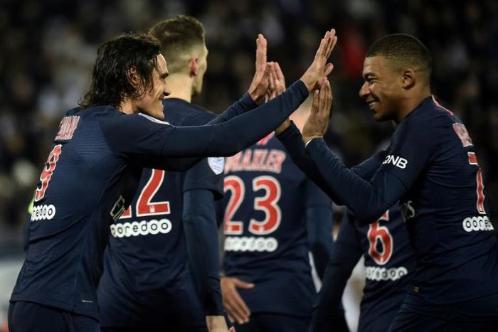 Cavani and Mbappe both scored as PSG eased to victory at Amiens