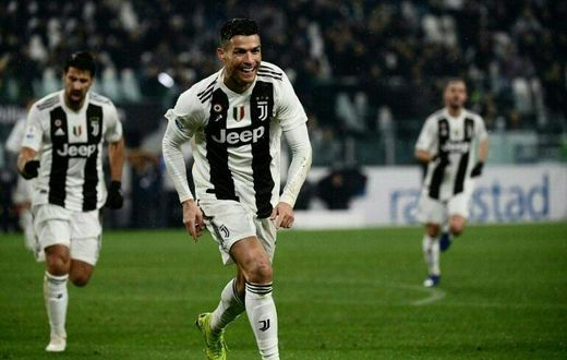 Cristiano Ronaldo went back top of the Serie A scorers with 17 goals.