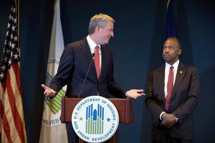 De Blasio cedes more control of NYCHA, but avoids federal takeover