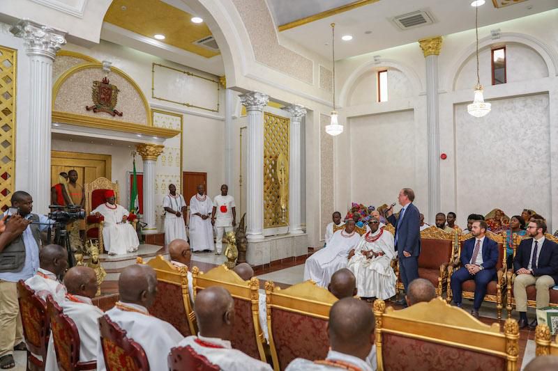 U.S.  Chargé d' affaires David Young offering remarks during his visit to the Palace of the Oba of Benin, Oba Ewuare II, on Tuesday. Photo: U.S. Embassy.
