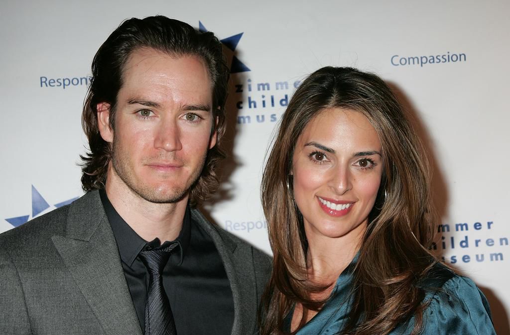 Mark-Paul Gosselaar and Lisa Ann Russell.