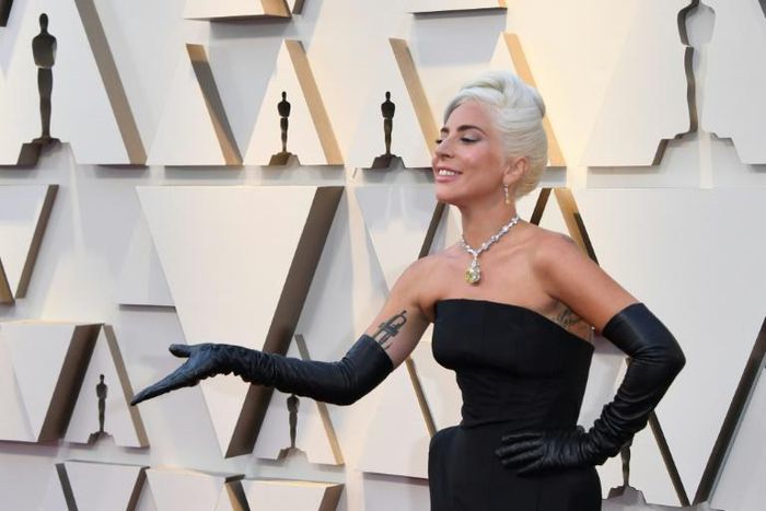 Lady Gaga oozed Holylwood glamour on the Oscars red carpet -- she is nominated for best actress and best original song for "A Star Is Born"