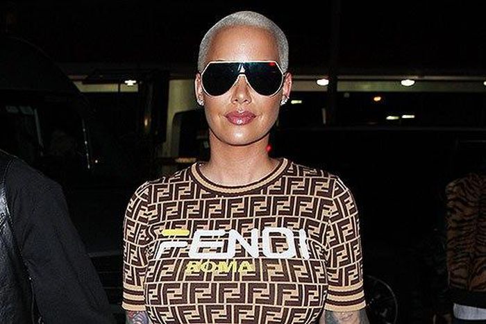 Amber Rose hospitalised for severe morning sickness (Hollywood Life)