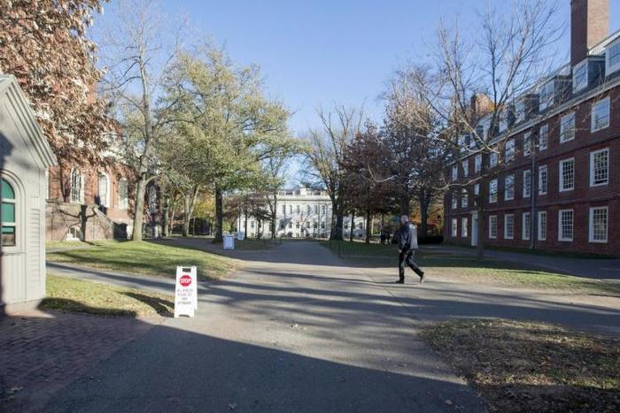 Photos of naked slaves taken in 1850 by a racist professor are currently in a museum at Harvard University
