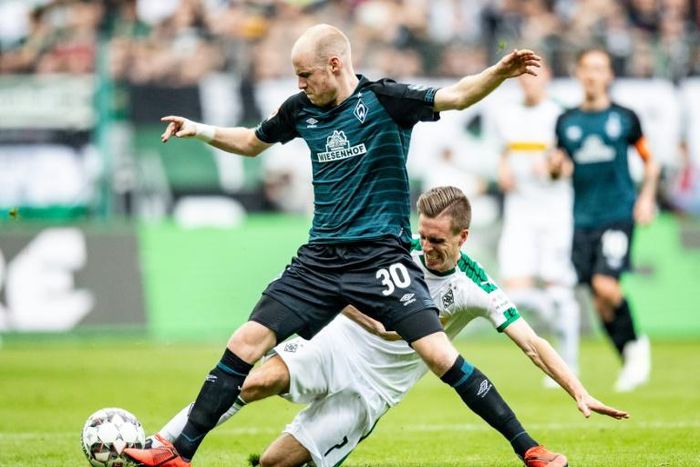Bremen midfielder Davy Klaassen scored with a late header to rescue a point for his side in Moenchengladbach