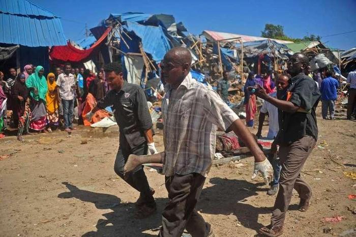 8 killed in Somali market blast, Official says