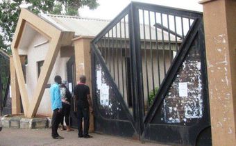 Protesting union members prevent Registrar access to High Court