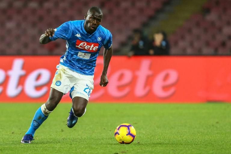 Napoli's Senegalese defender Kalidou Koulibaly runs with the ball during the Italian Serie A football match Napoli vs Sampdoria on February 2, 2019 at the San Paolo stadium in Naples.