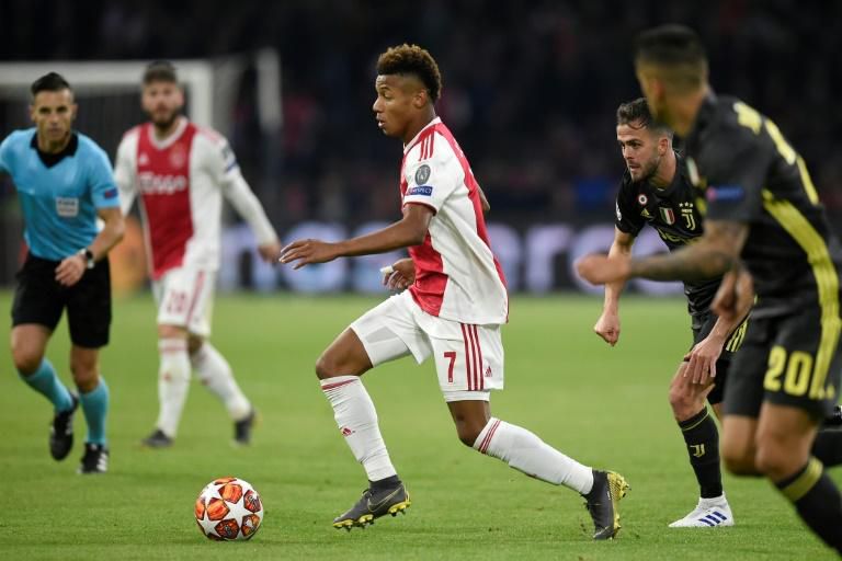 David Neres scored a fantastic equaliser to give Ajax a 1-1 draw and keep their hopes alive for the return leg