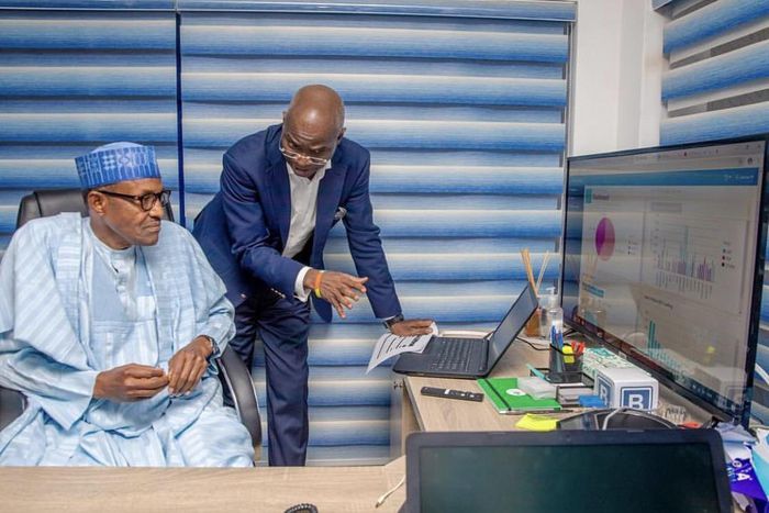 Buhari pays surprise visit to APC PCC Situation Room