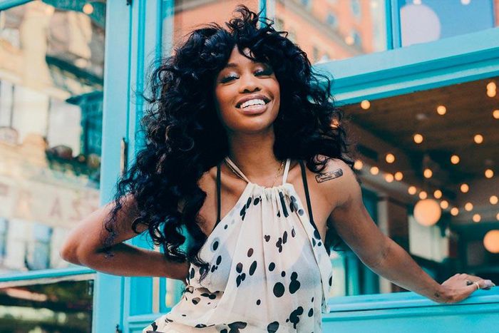 SZA adopts Igbo name. (HiphopDX)