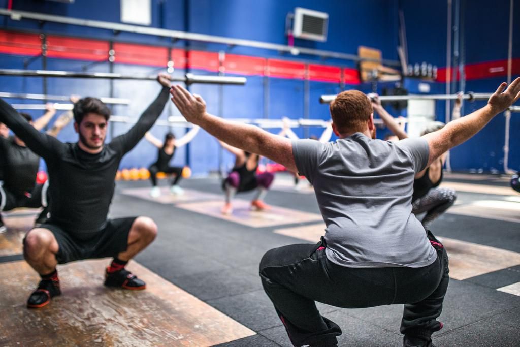 weightlifting class togetherness