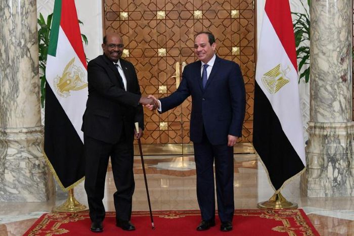 This week's dispute comes despite warming ties between Egypt and Sudan, whose presidents Abdel Fattah al-Sisi (R) and Omar al-Bashir met in Cairo in January