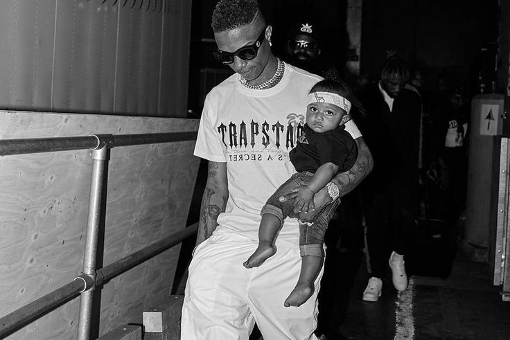 Wizkid with his son Zion at the Afrorepublik Fest in London in 2018 (Instagram/Wizkid)