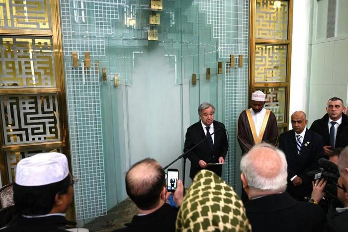 UN Secretary-General Antonio Guterres visited New York's Islamic Cultural Center to show solidarity with Muslims a week after the Christchurch shooting