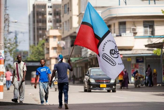 The Tanzanian government has been imposing "restrictive" laws on political parties with police attacking or banning internal opposition meetings, the rights coalition said