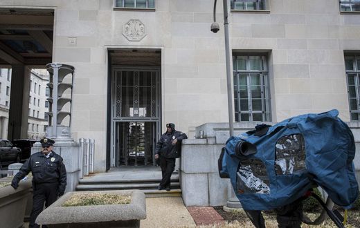 On Campaign Trail, Mueller Report Barely Comes Up
