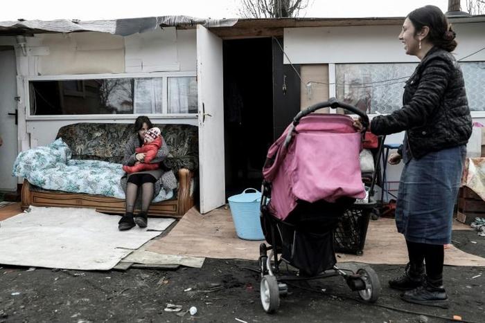 Vigilantes attacked this Roma camp near Paris on Monday