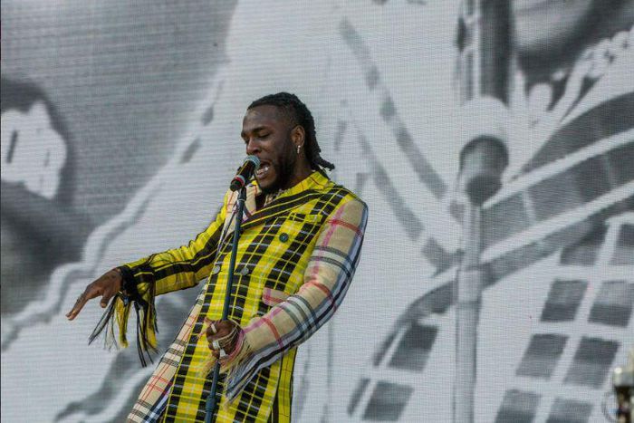 Burna Boy performs in customizable Burberry at Coachella 2019. (Twitter/Coachella)