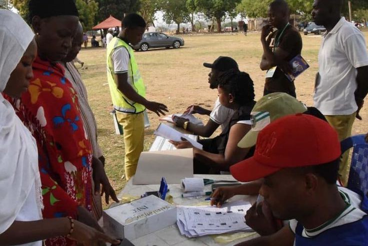 Illustrative photo of voters performing their civic duties during the general elections [theeagleonline]