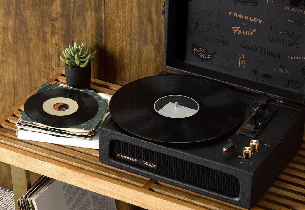 A First Look at the New Crosley x Fossil Watch