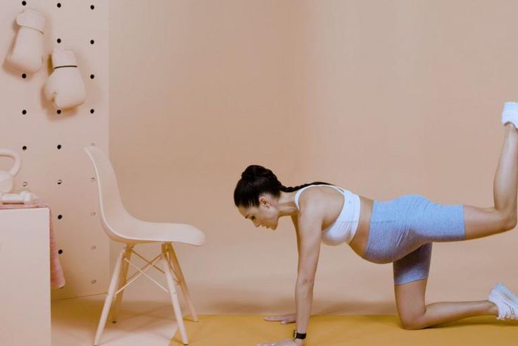 Kayla Itsines' No-Equipment Pregnancy Workout