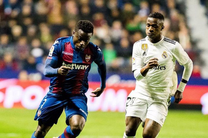 Moses Simon and Vinicius Junior (Getty Images)