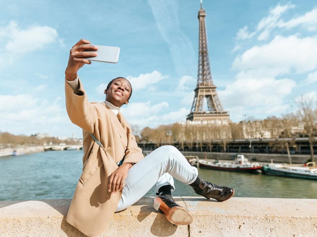 tourist traveler paris france eiffel tower