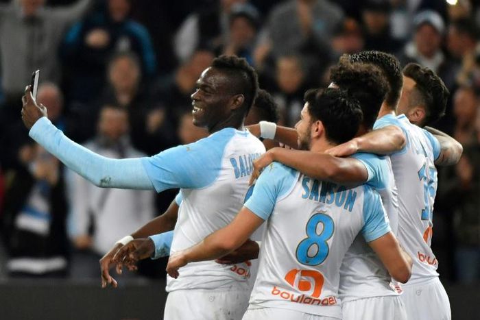 Balotelli celebrated his goal by taking a video with his teammates
