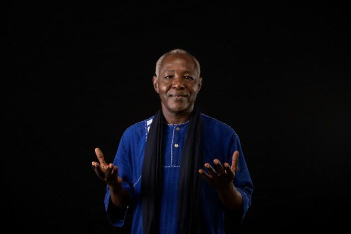 Burkinabe director Abdoulaye Dao co-directed the satirical comedy "Duga", which goes by the English title "The Scavengers"