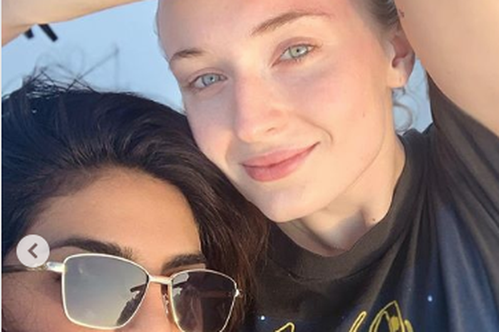 Sophie Turner Posts No-Makeup Instagram Selfie