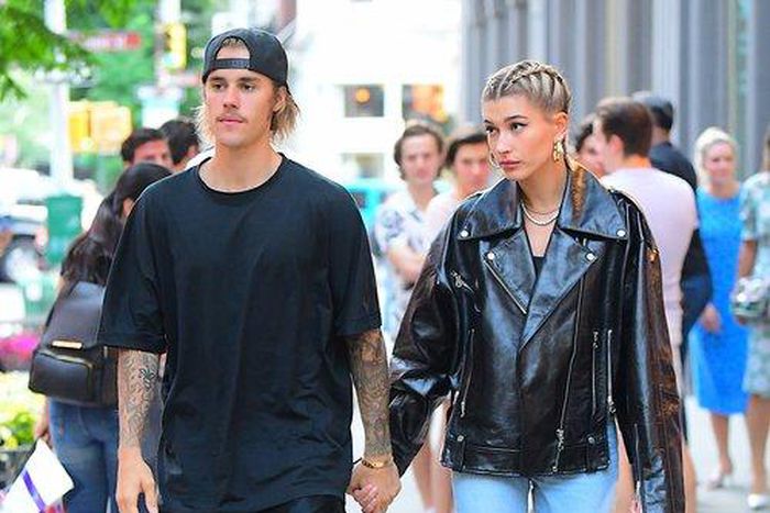 Hailey Baldwin reportedly calls in divorce lawyers 6 months after marriage to Justin Bieber [CapitalFM]