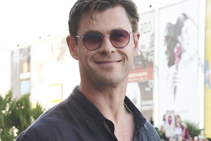 Chris Hemsworth Took a Very Australian Selfie