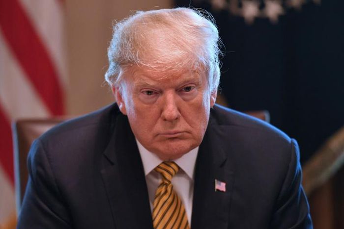 A threat by US President Donald Trump to impose car import tariffs on Mexico appeared to move him away from a previously threatened closing of the border