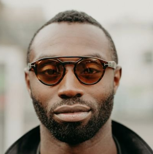 Mixed media artist, Irvin Pascal [Credit: Twitter/ IrvinPascalArtist]